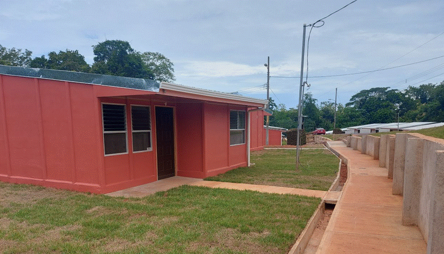Imagen que contiene pasto, exterior, edificio, tren

Descripci&oacute;n generada autom&aacute;ticamente
